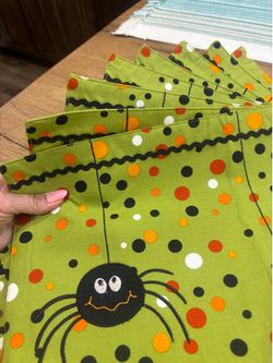 8 fabric “spider polkadot” Halloween Placemats - never used!