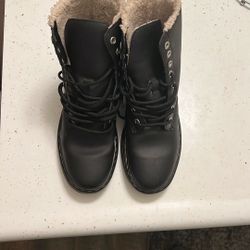 Girl Black Boots Size 6 Youth $10
