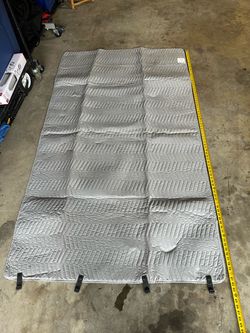 Padded moving blankets