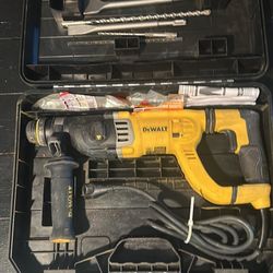 Dewalt D25263 SDS Rotary Hammer Drill With Bits Good Condition $110