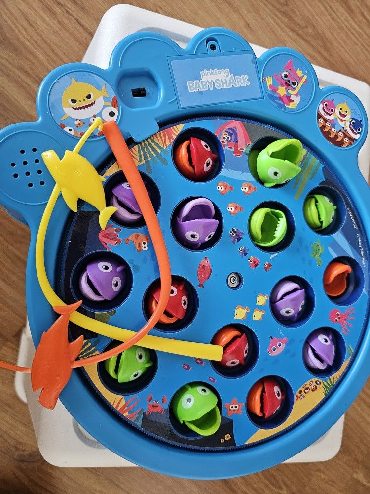Baby Shark Fishing Game