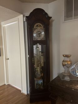 Grandfather Clock (Howard Miller)