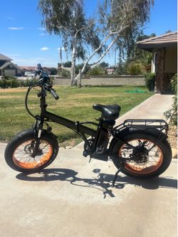 Foldable Electric Bike – Runs Great – Key Included – $700 OBO