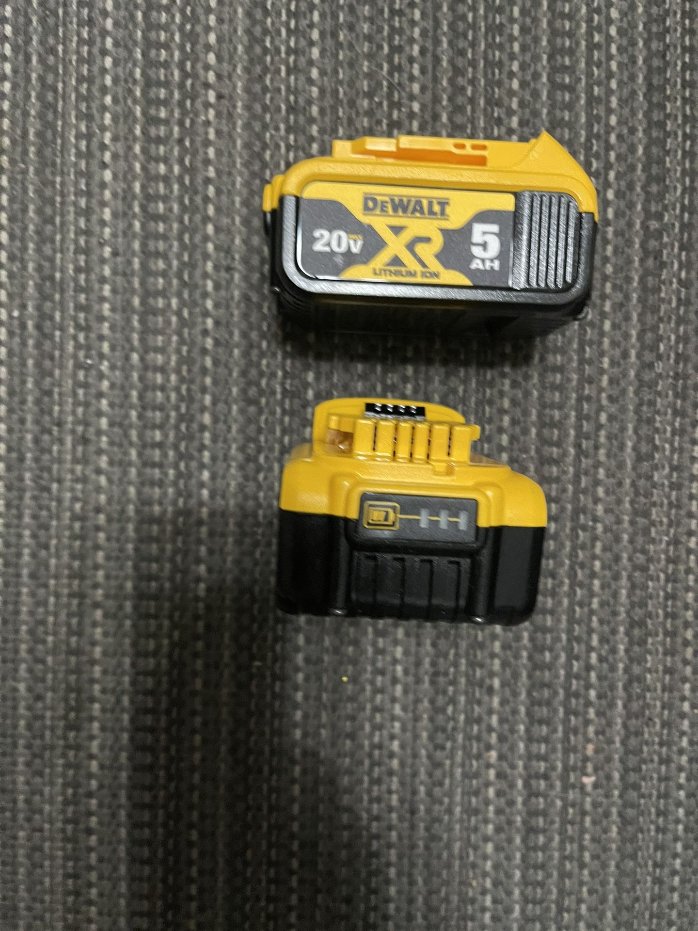 Dewalt Battery 5AH 20v. XR $70 EACH 🔥 Firm Price 🔥 Pick Up In Van Nuys