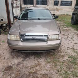 2004 Crown Victoria | 140,000 Miles 