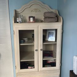 Cabinet with drawers 