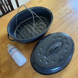 Stock Pot  - Large Oval Oven Pot with an Internal Wire Rack Including the Lid. In Good Condition. ONLY: $10 !