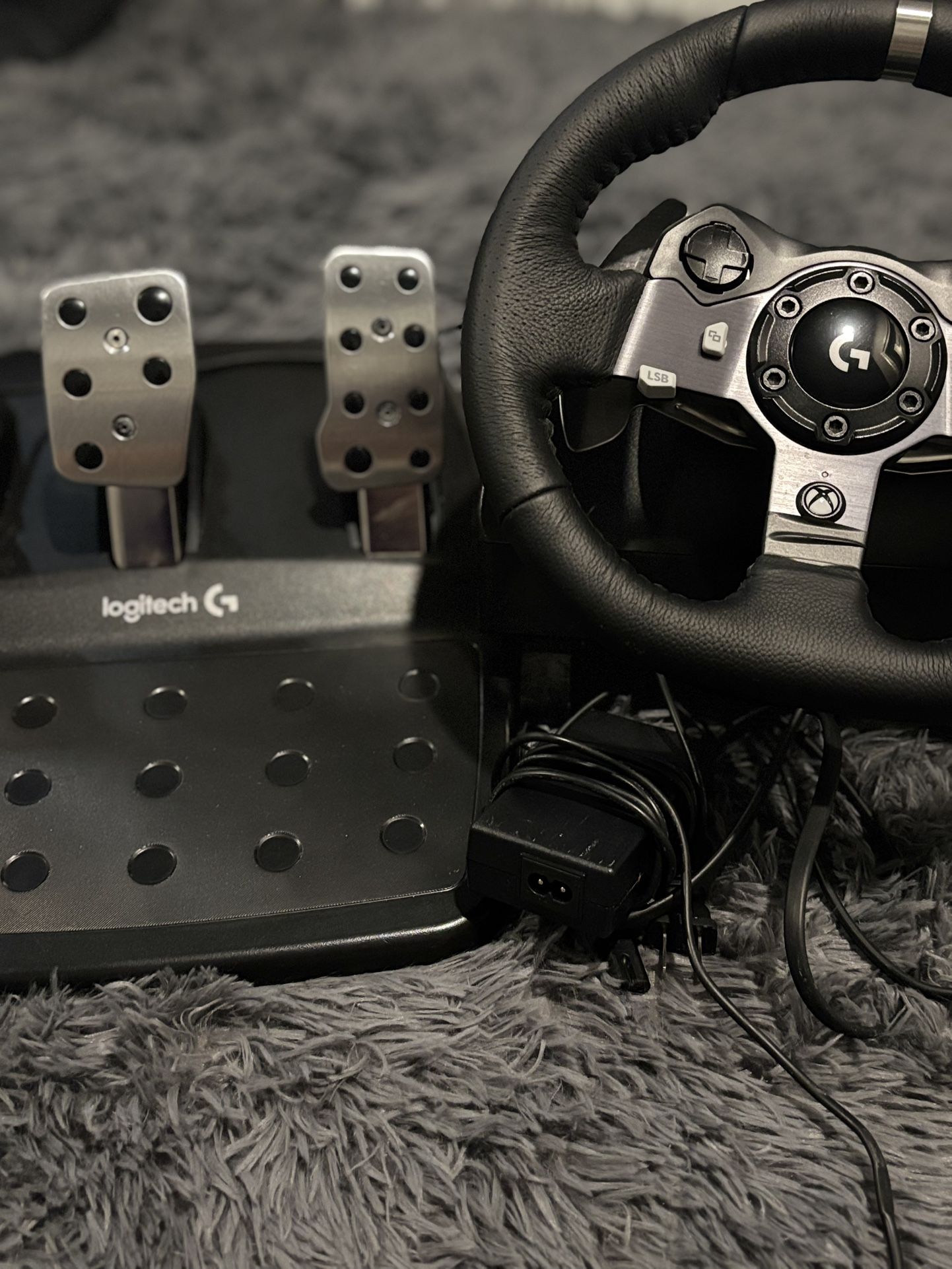 Logitech G920 Steering Wheel Xbox/Pc