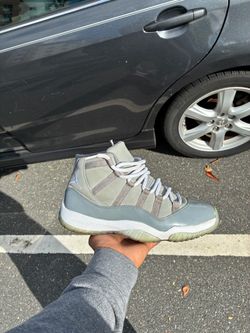 (2010) cool grey 11s