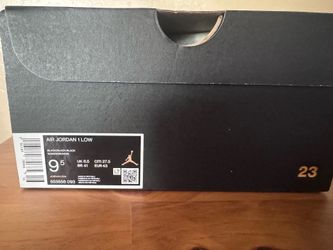 Jordan 1 Low Triple Black Size 9.5