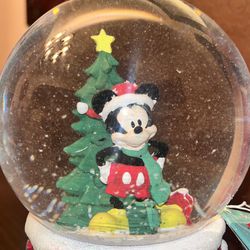 Brand New With Tags Mickey Mouse Christmas Snow Globe