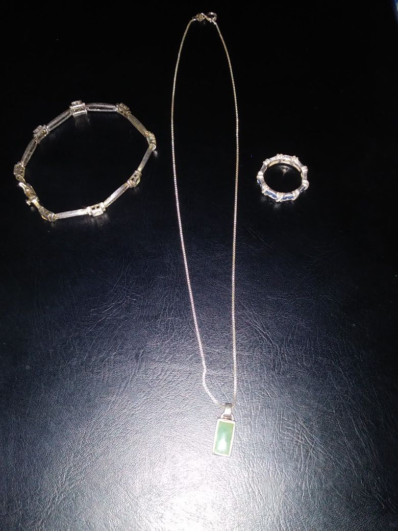 Necklace, ring and bracelet, (925) silver.