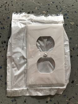 Leviton wall plate outlet cover duplex 1 gang