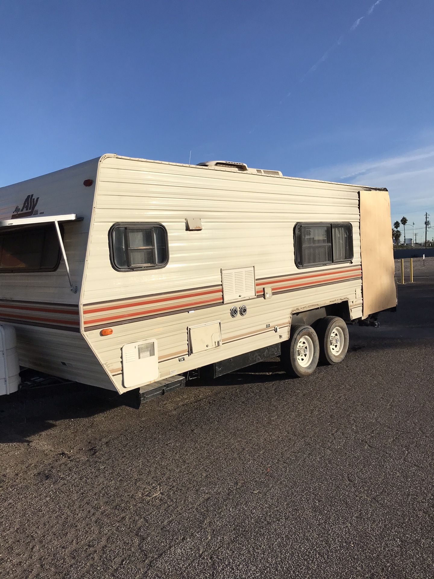 1989 Aljo travel trailer 24fta/cfully self contained No Title for