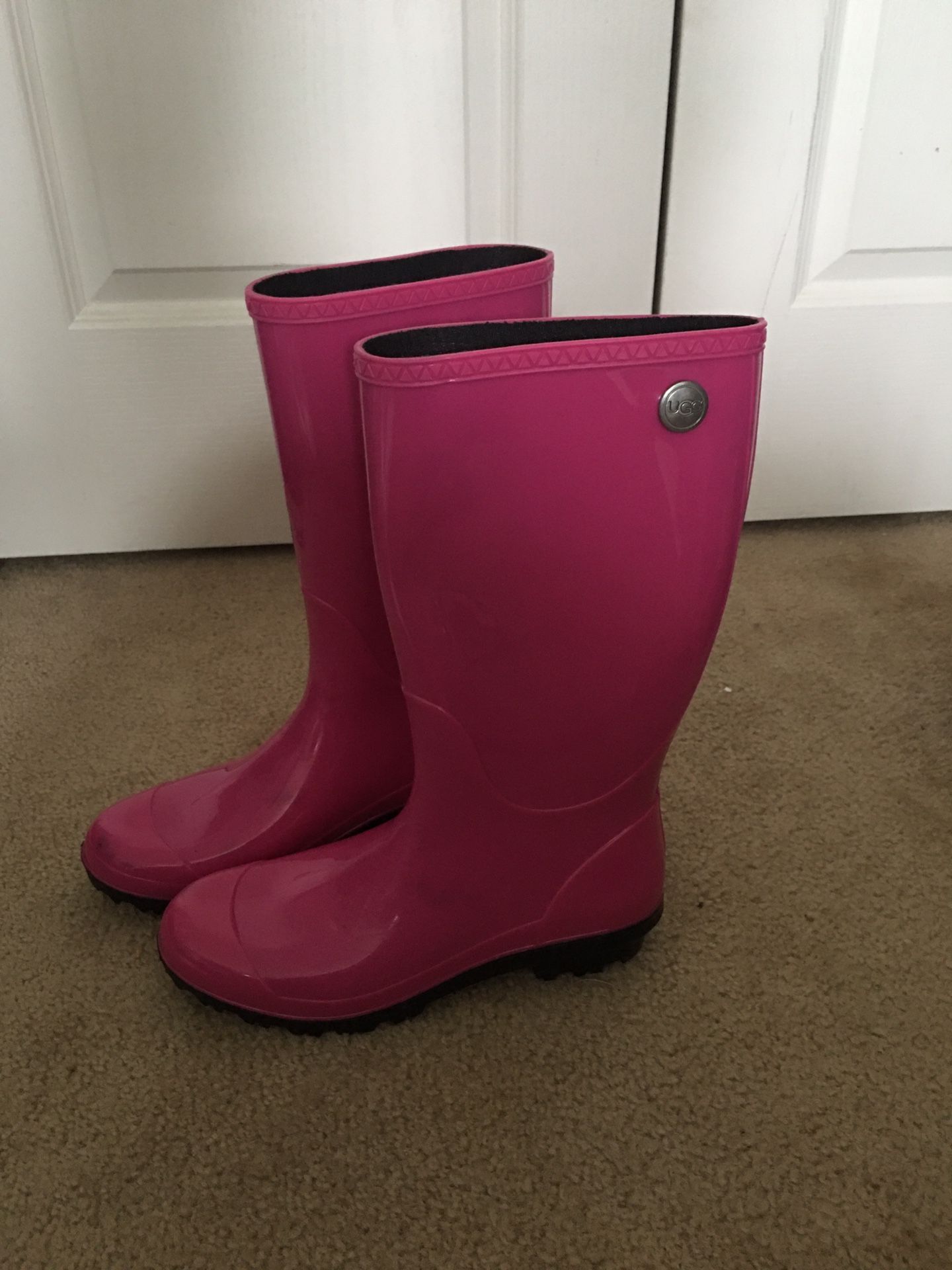 Ugg Size 10 rain boots