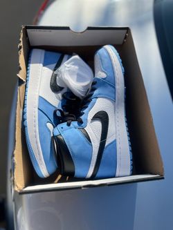 Nike Air Jordan 1 Retro High OG University Blue