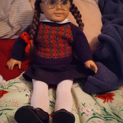 An Original Molly American Girl Doll.  One Of The Four Original. With Outfit And Glasses. 