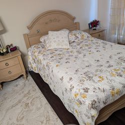 Full size bedroom set, two nightstand mattress and high dresser and very good condition