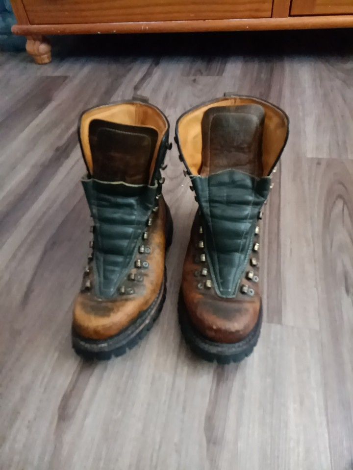 American Made Herman Survivor Boots Size 9