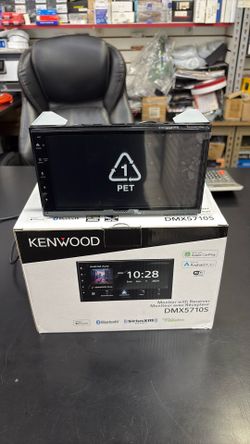 Kenwood double din stereo with wireless apple CarPlay / android auto dmx5710s
