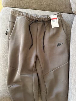 Size large Nike tech
