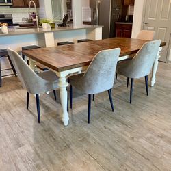 Rooms To Go Dining Table, Bench, and 4 Chairs.