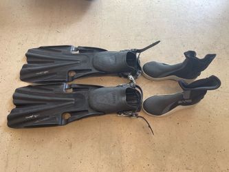Black Scuba fins and boots
