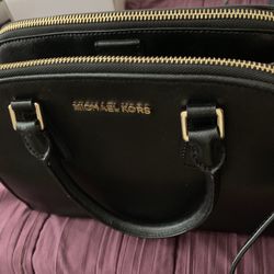 Micheal kors- Leather 