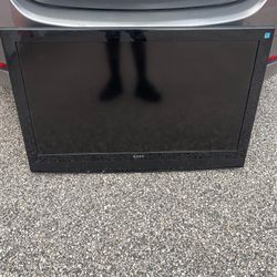 📺 Apex 40" LCD TV – AV Ready – MUST GO