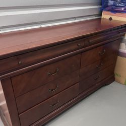 Full Cherry Wood Bedroom Set