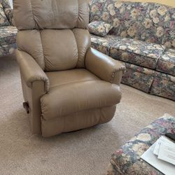 2 Matching Recliners