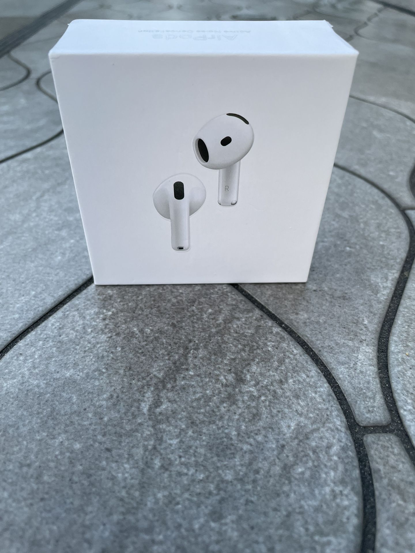 AIRPOD 4 Bluetooth and ANC (Active Noise Cancellation)