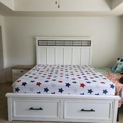 Bedroom Set Queen Bed King Bed Dresser nightstand chest and mattres Options