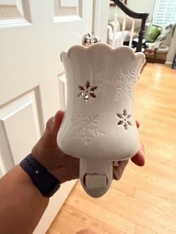 Snowflake Scentsy Warmer