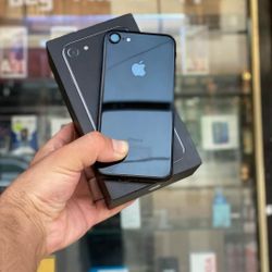 iPhone 7 Unlocked / Desbloqueado 😀 - Different Colors Available