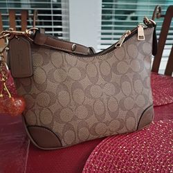 New Coach Women's Crossbody Purse