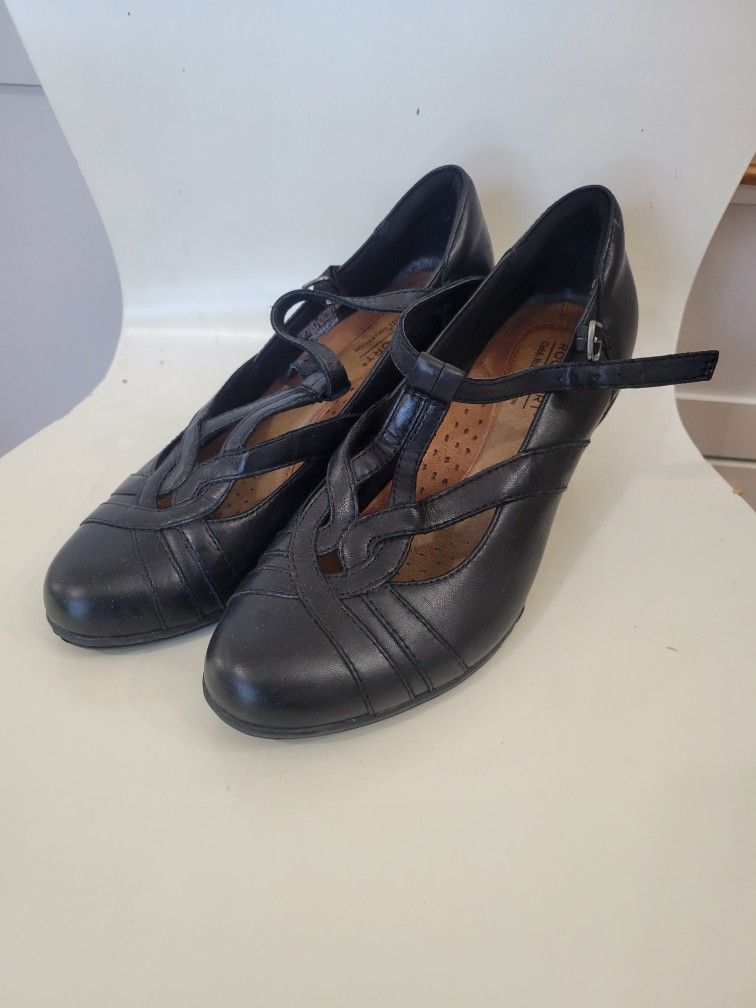 Size 7 Mary Jane Black Shoes