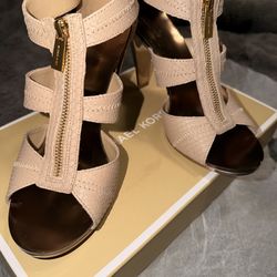 Michael kors heels 9.5