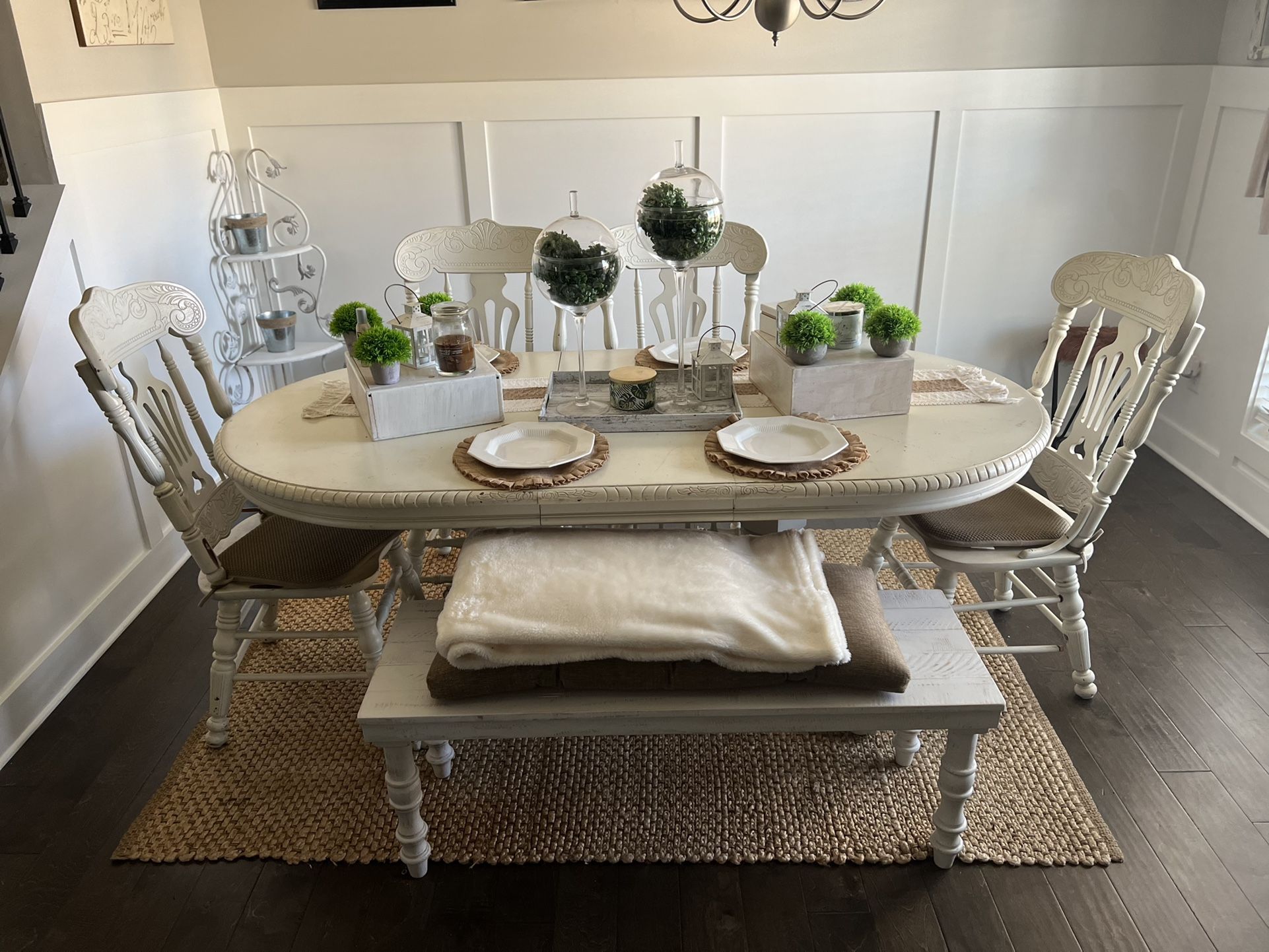 Vintage White Dining set for Sale in Lawrenceville, GA OfferUp