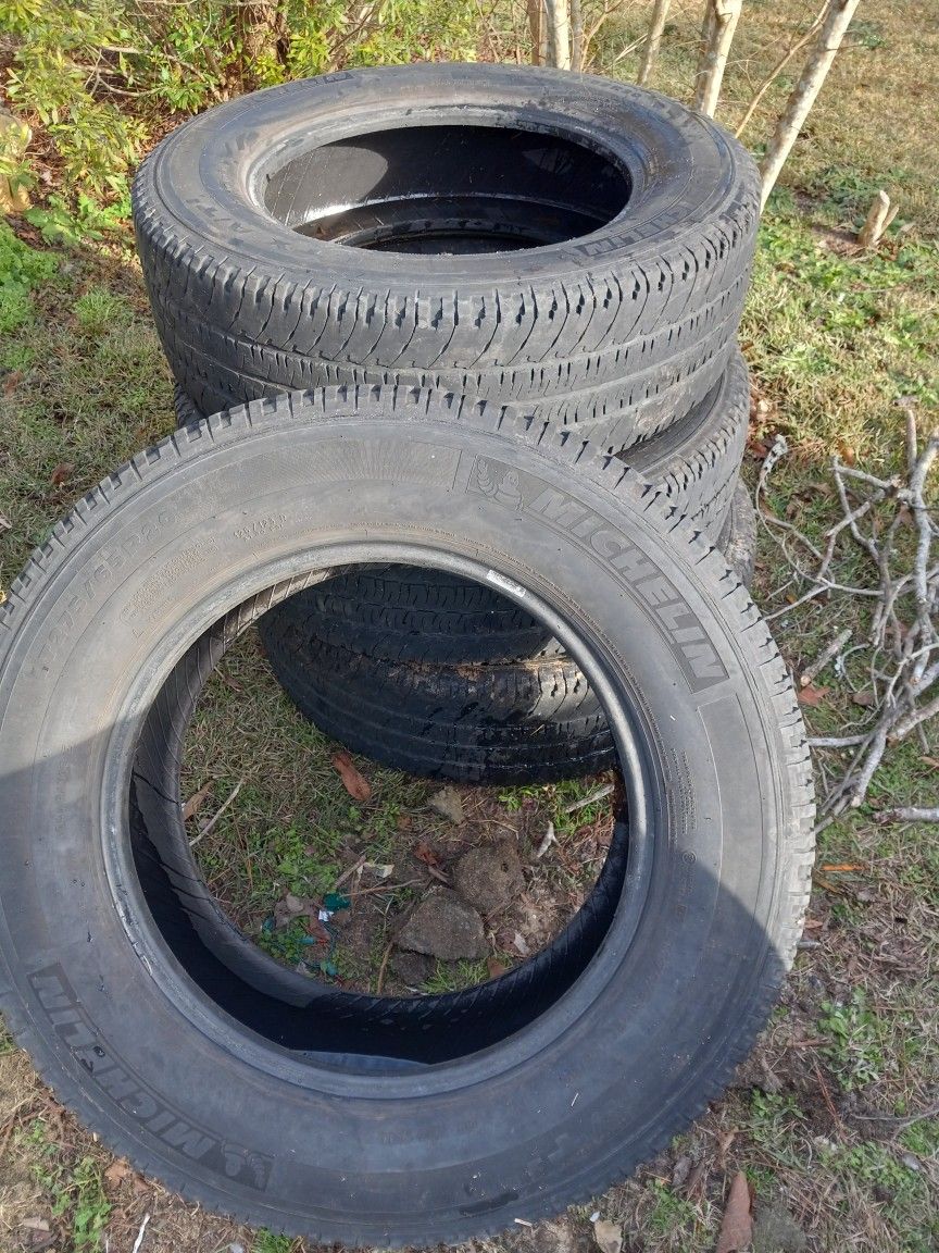 Set Of 4 Michelin Lt275/65r20