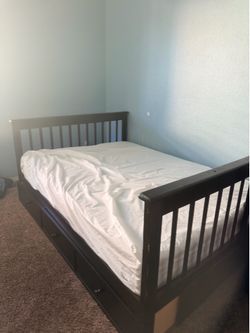 Full size bed