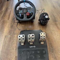 PS4 with 2 controllers + Logitech G29 with pedals and shifter + TV LG 49UH6030 + 5 games