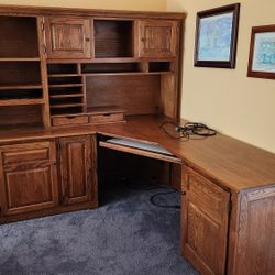 Solid Oak Executive Corner Desk With Hutch
