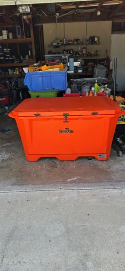 Grizzly 450 Quart Cooler – Made in USA – Giant 5-Foot Rotomolded Ice Chest