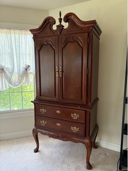 Free Armoire