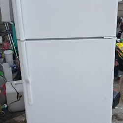 GE Refrigerator 