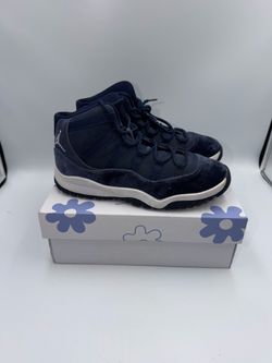 Air Jordan 11 “Midnight Navy” – Shoe Size 3Y