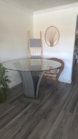 Round table