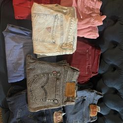 8)PANTALONES 3 LEVI Y MAS