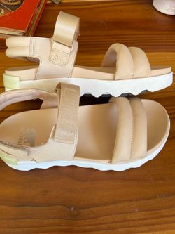 SOREL SANDALS size 9